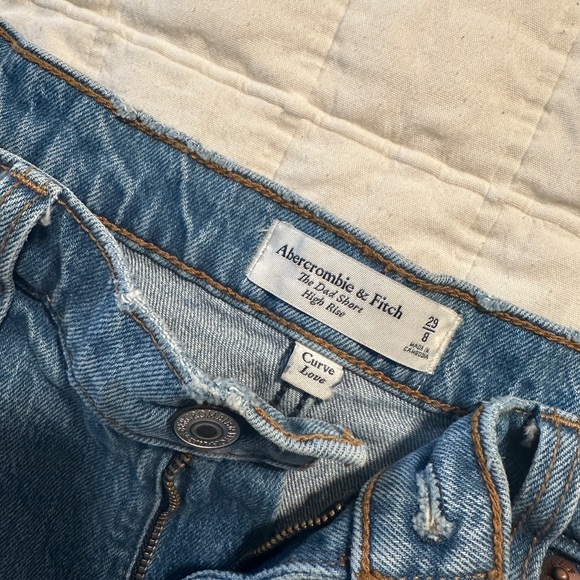 Abercrombie And Fitch dad shorts - Picture 3 of 3